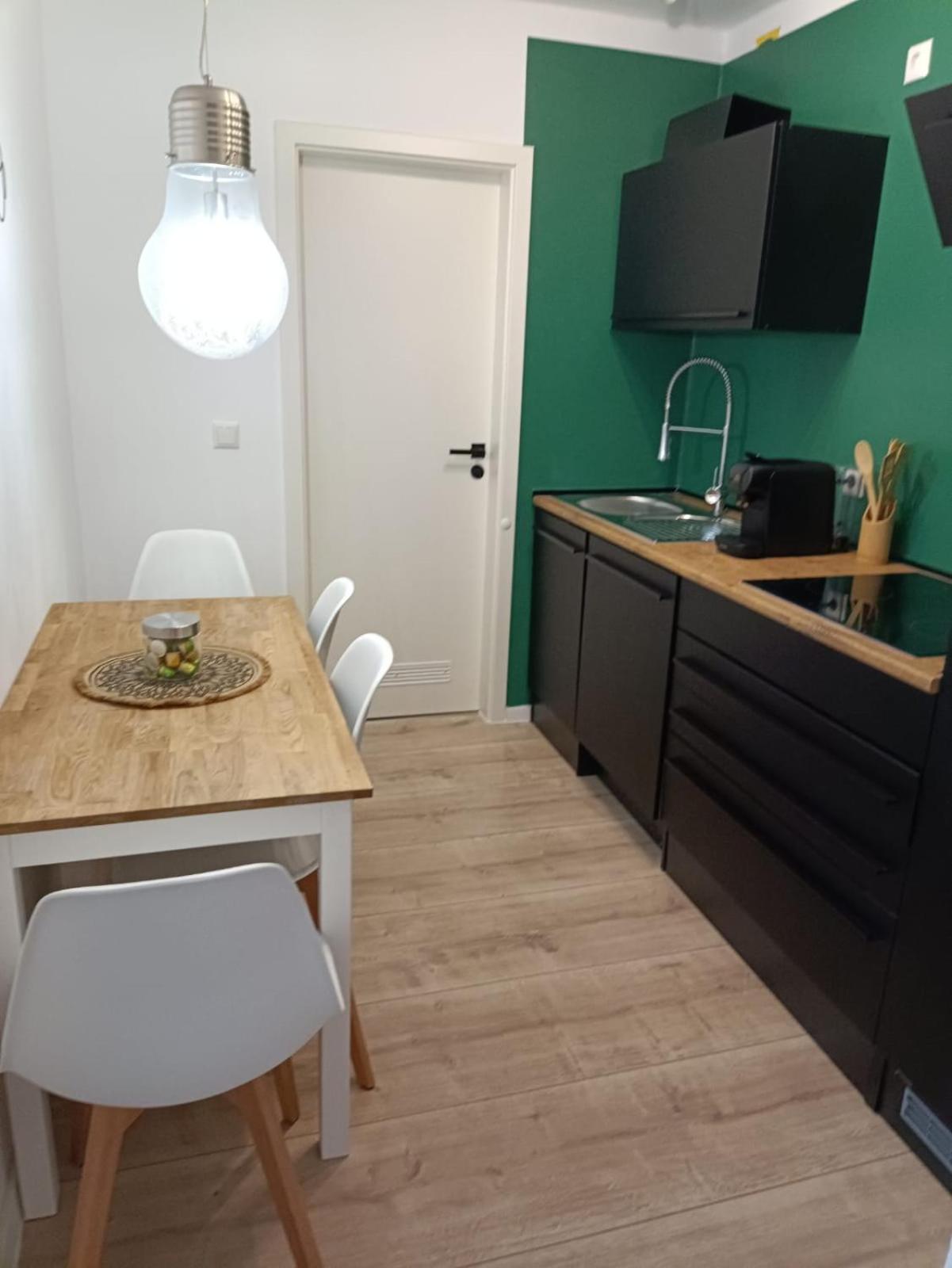 אלטיטינג Ferienwohnung Enzian - Naehe Kapellplatz - Oeffentlicher Parkplatz - Aufzug מראה חיצוני תמונה